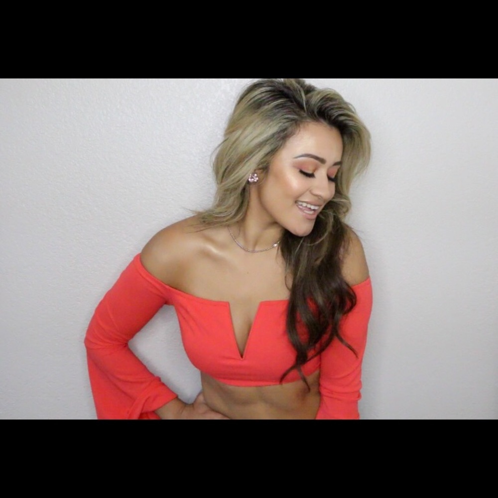 Coral off the shoulder crop top - Picture 2 of 2